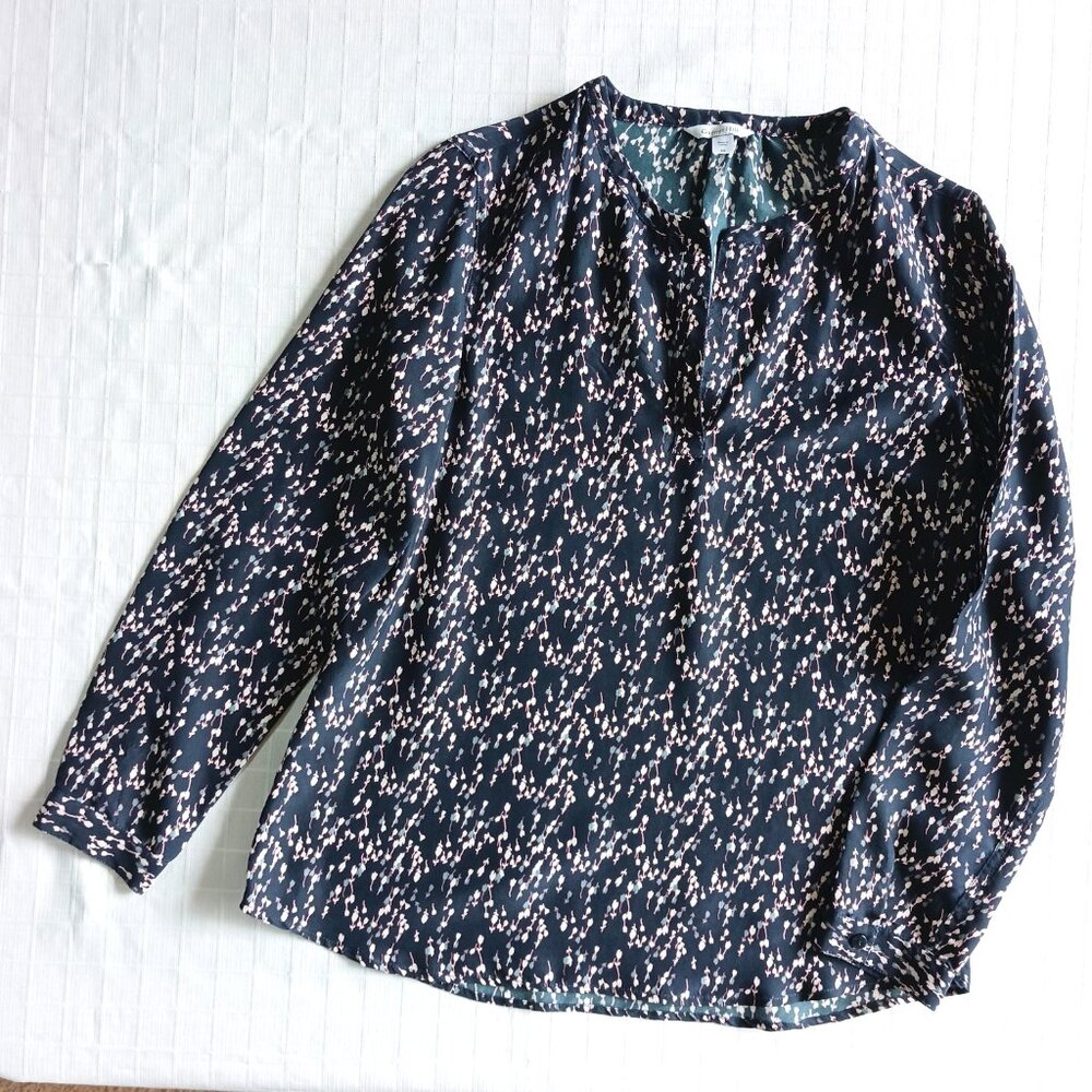 Vintage Garnet Hill 100% Silk Popover Blouse in Navy with Mini Floral Size 8 - Picture 3 of 9